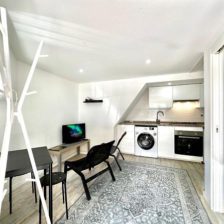 Appartamento Cozy Tiny House Lisbona Esterno foto