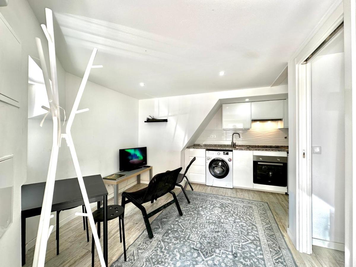 Appartamento Cozy Tiny House Lisbona Esterno foto